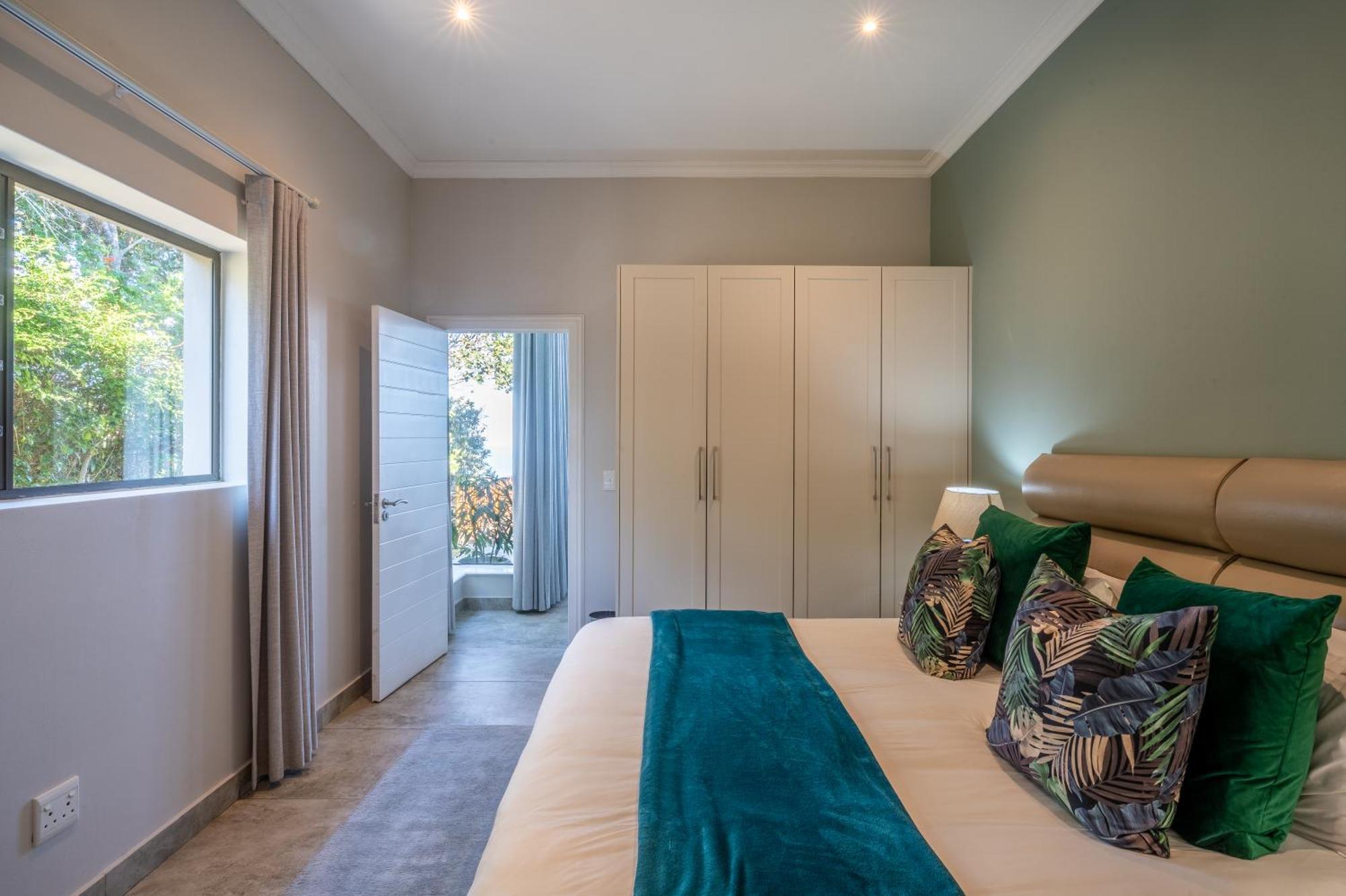 Seashore 2 Bedroom Luxury Unit - Breakwaters Haven Knysna Exterior photo