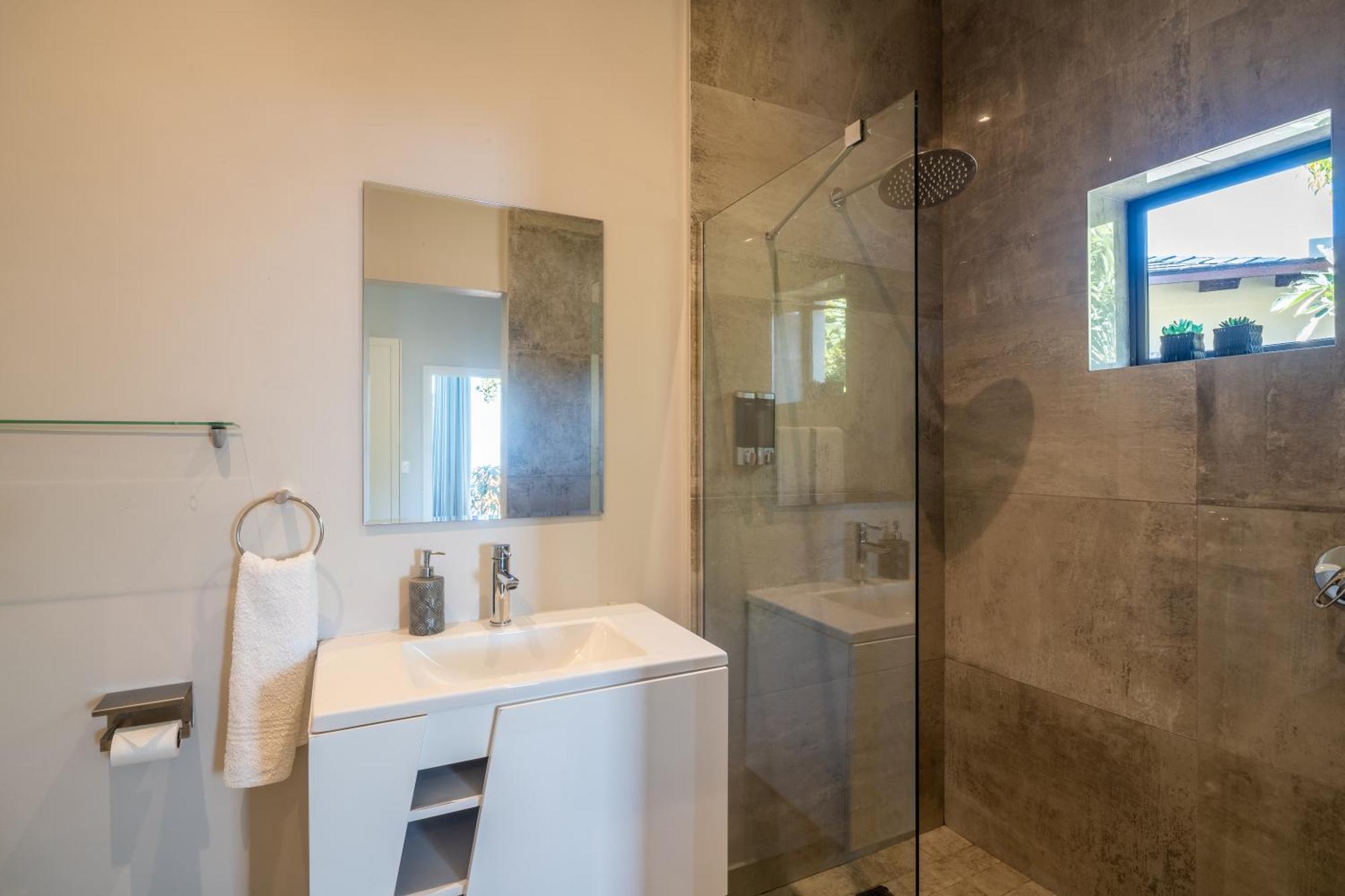 Seashore 2 Bedroom Luxury Unit - Breakwaters Haven Knysna Exterior photo